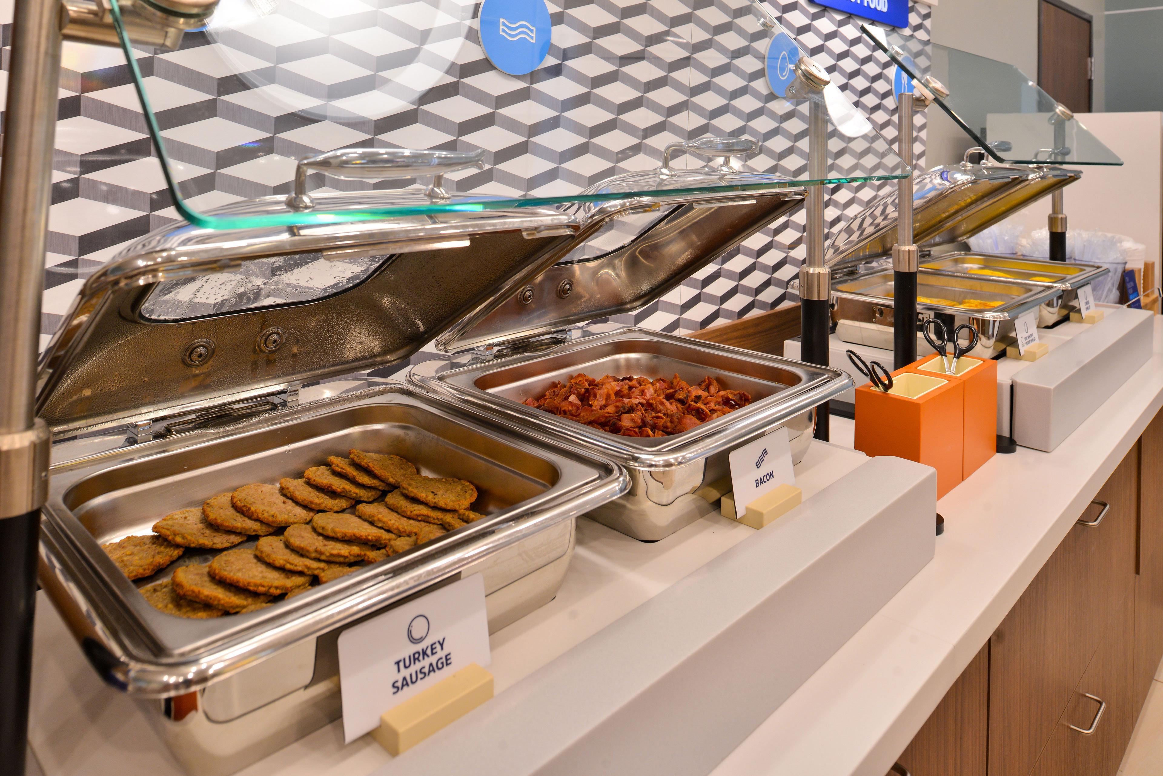 Holiday Inn Express Hotel & Suites Forest By Ihg Buitenkant foto