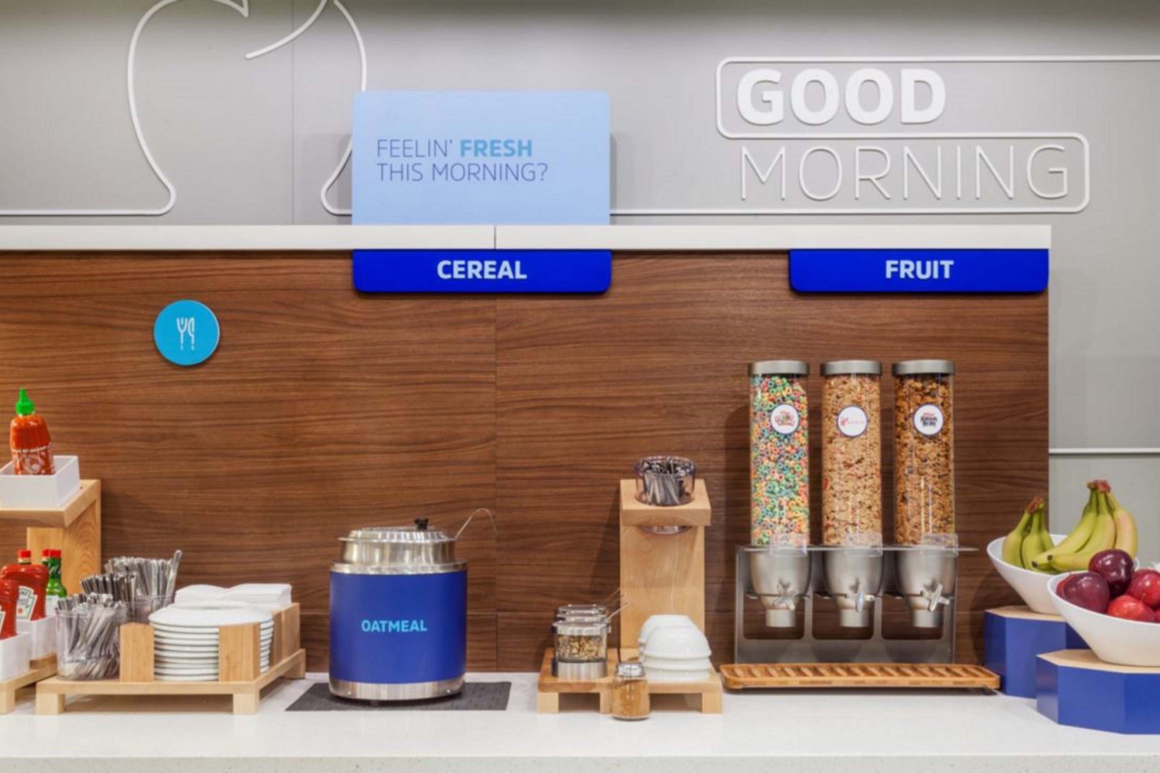 Holiday Inn Express Hotel & Suites Forest By Ihg Buitenkant foto